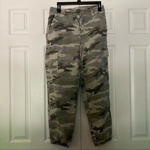 Gray Camo AE Cargo Joggers